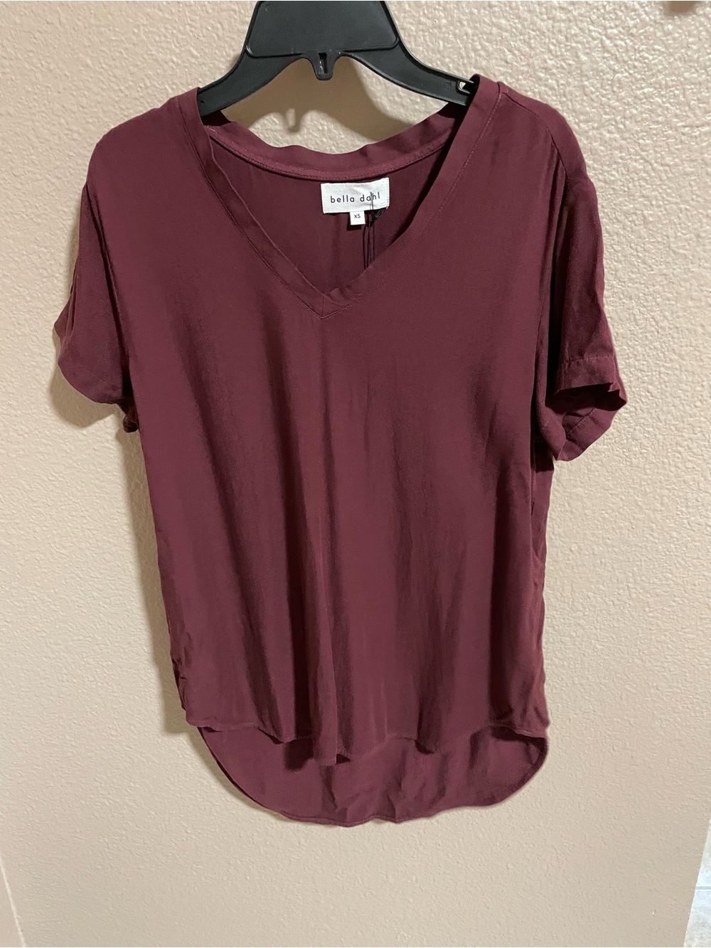 Bella Dahl Women's V-Neck Short Sleeve Top - Burgundy NWT